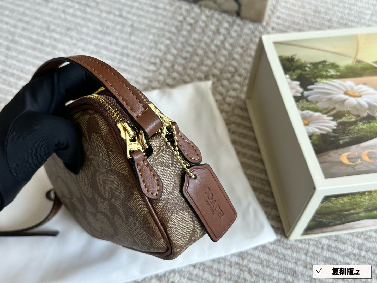 Coach cross body bag ( 4 colors)