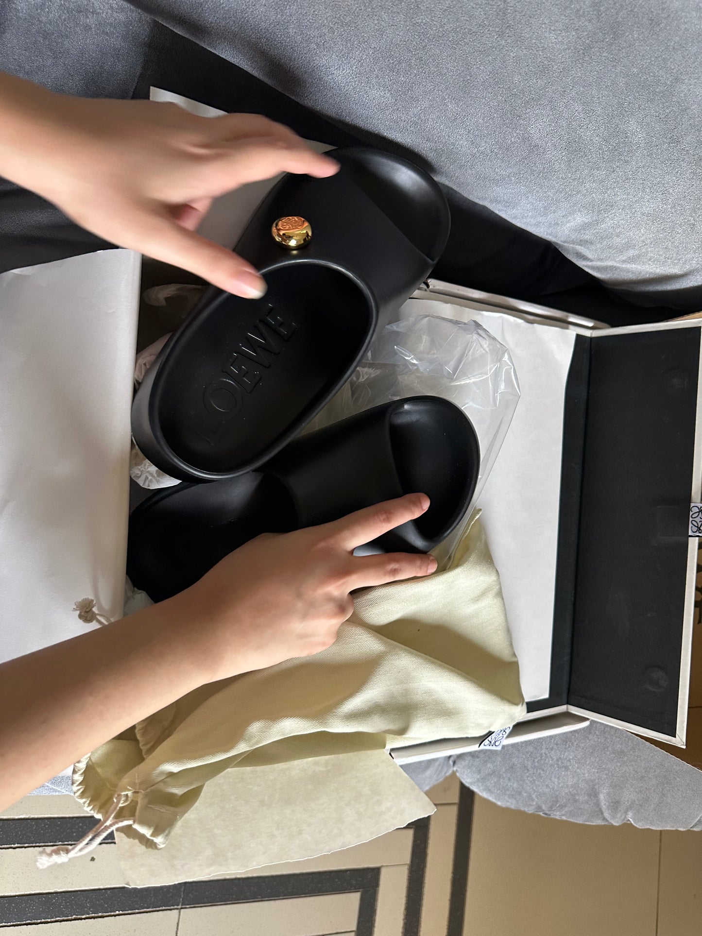 Loewe foam slide ( pre order )