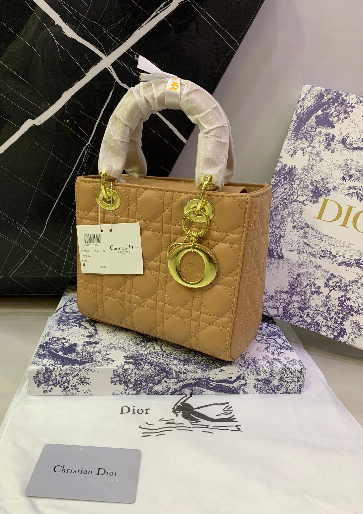 D famous brand bag ( 4 colors )