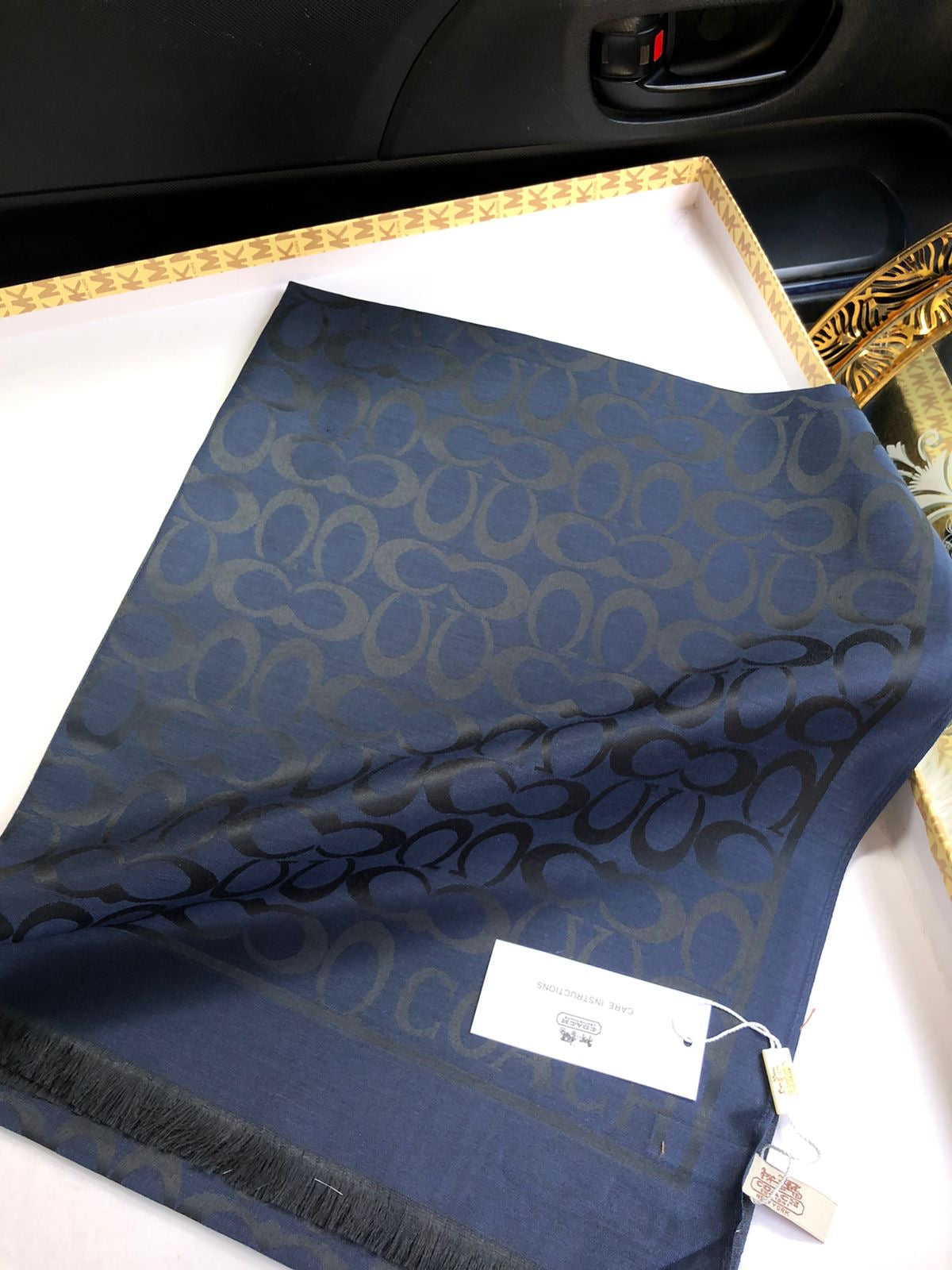 Coach scarves/stole ( 7 colors )