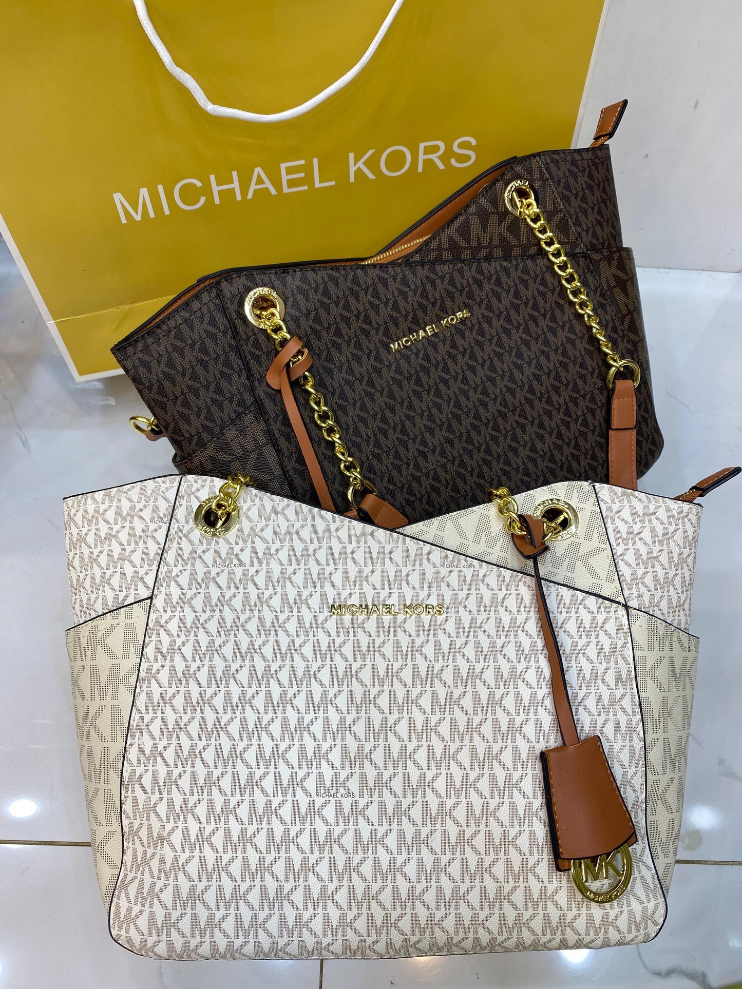 MK handbag ( 2 colors )