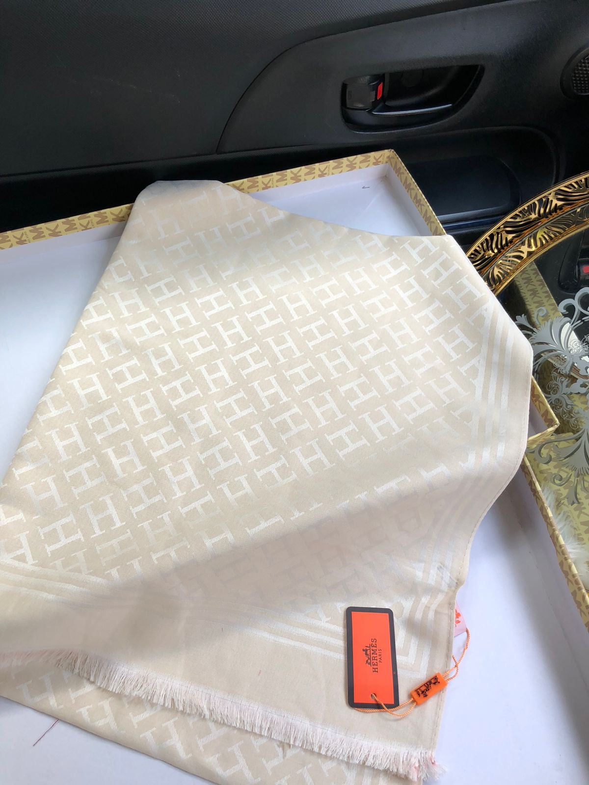 Hermes scarves/stole ( 7 colors )