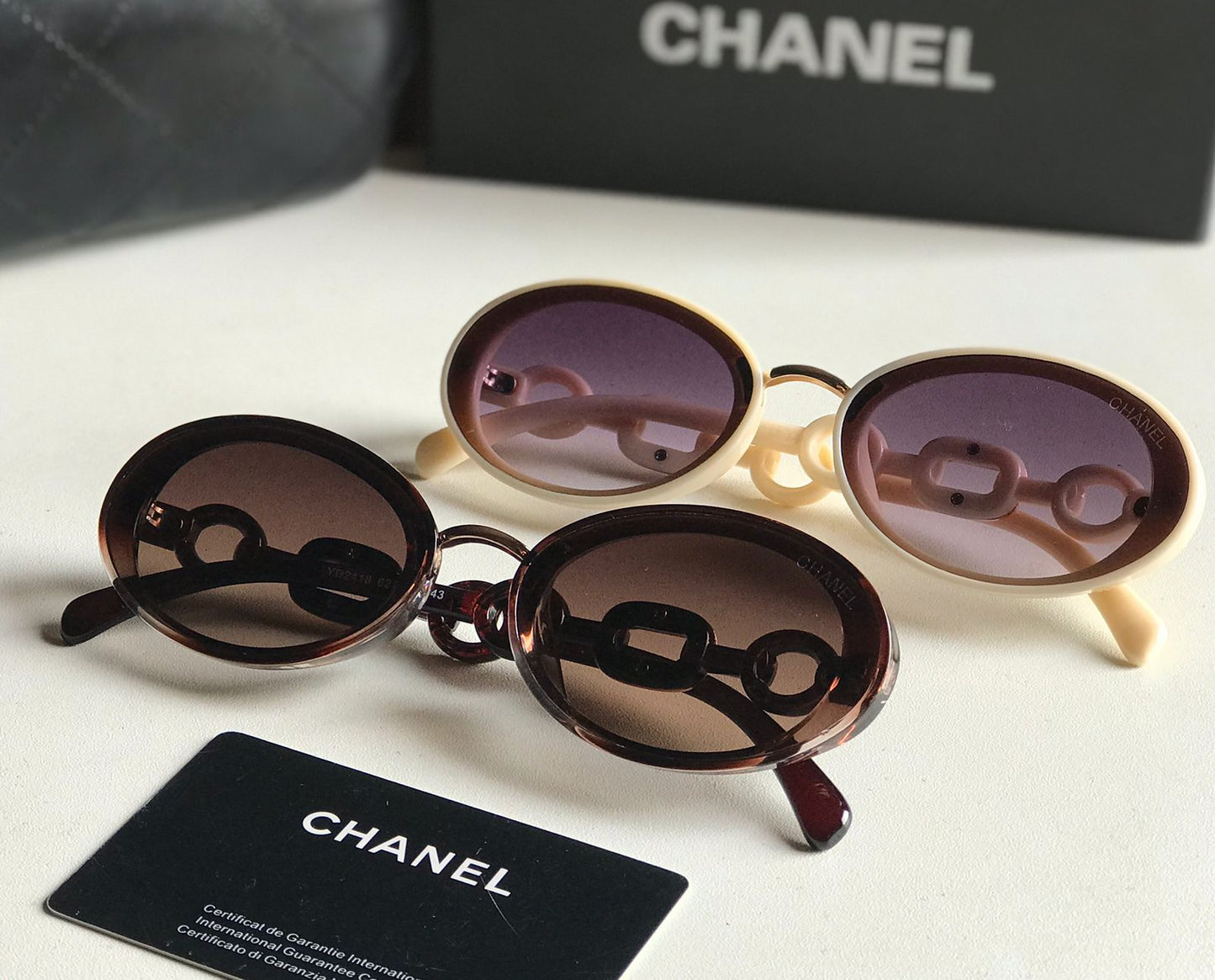 Famous brand sunglasses ( 2 shades )