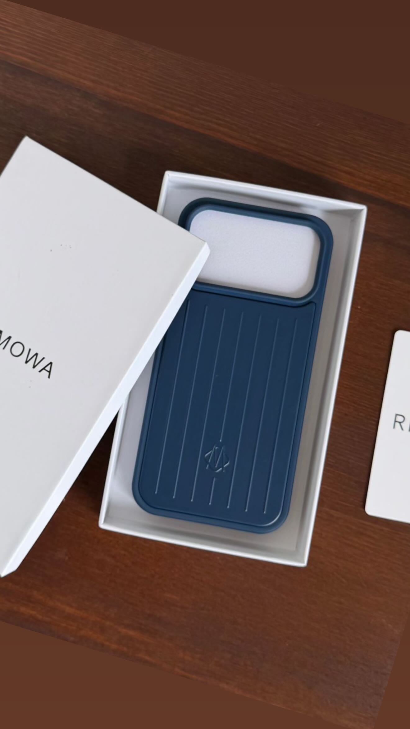 R famous brand iphone 17/17pro/17promax back cover