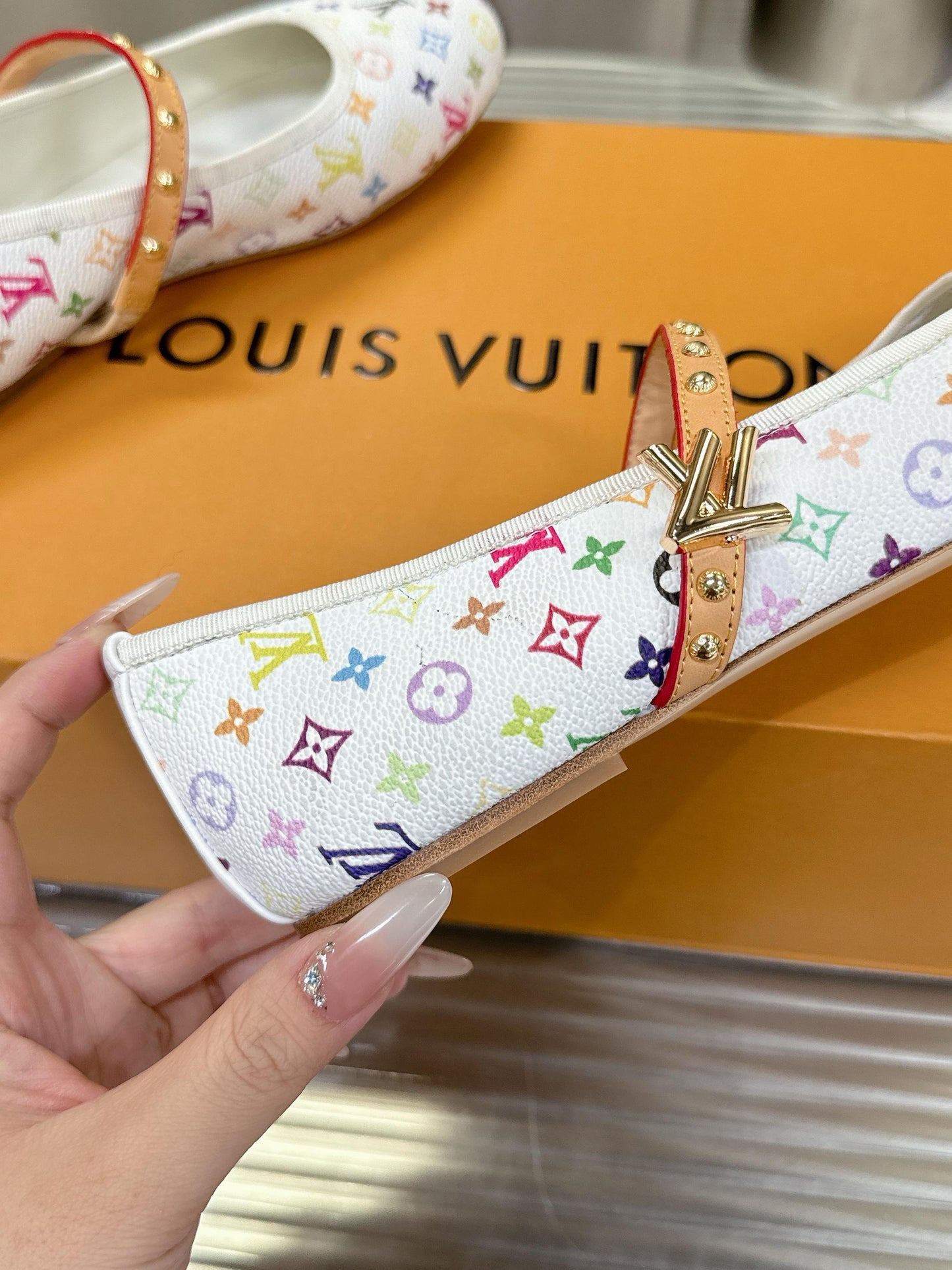 LV shoes ( Pre order )