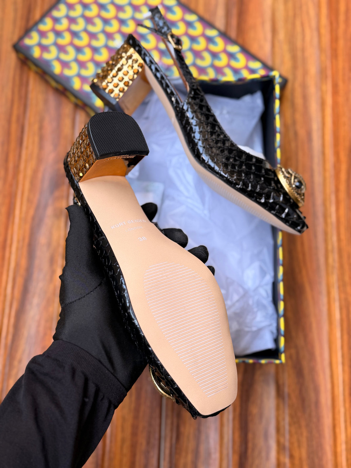 K famous brand pumps/heel