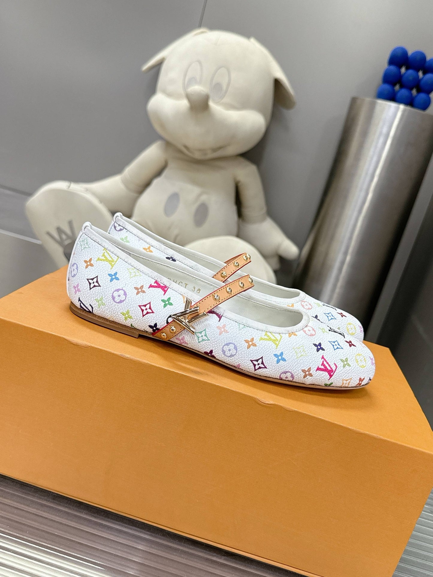 LV shoes ( Pre order )