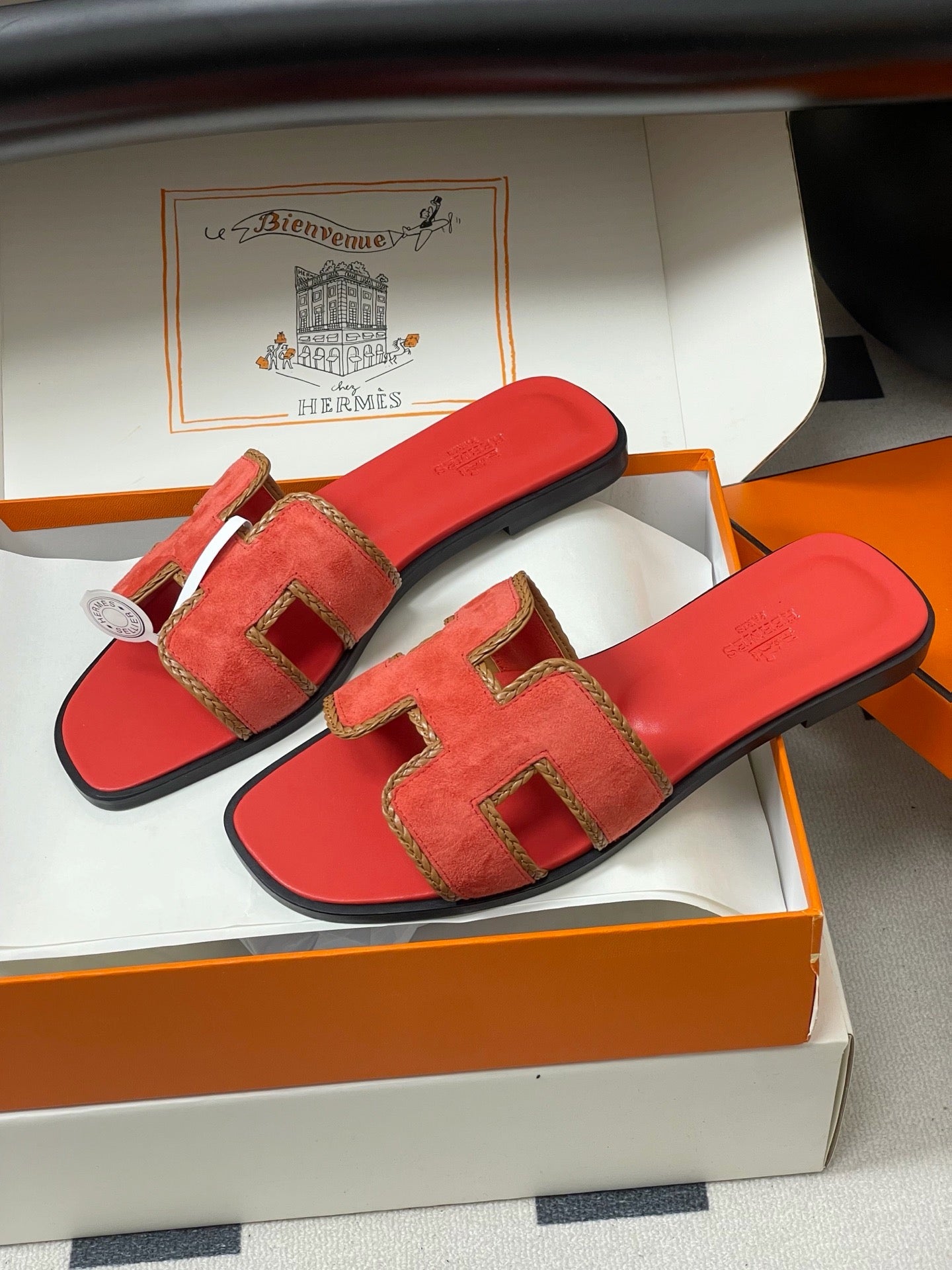 H oran famous brand sandal
