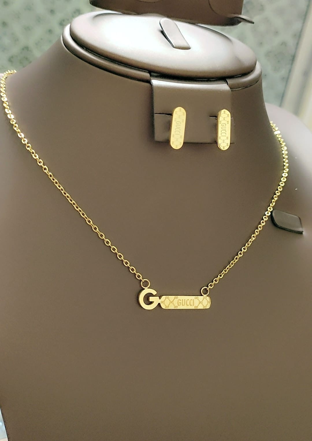 Famous brand necklace & earrings set ( total 17 sets )
