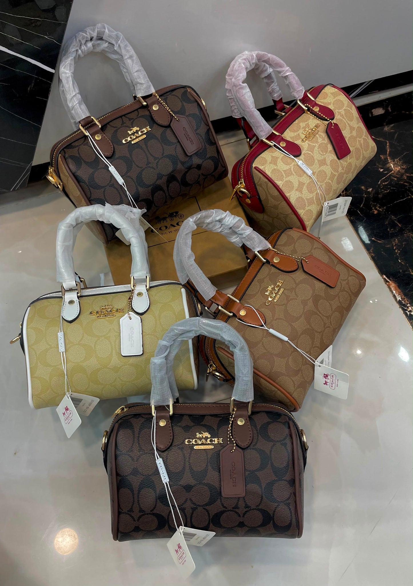 C famous handbag ( 5 colors )