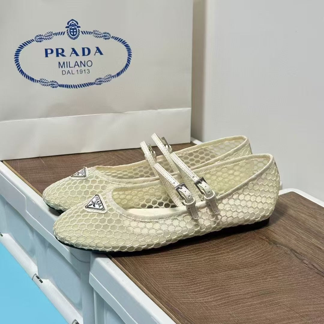 Famous brand shoes ( Pre order )