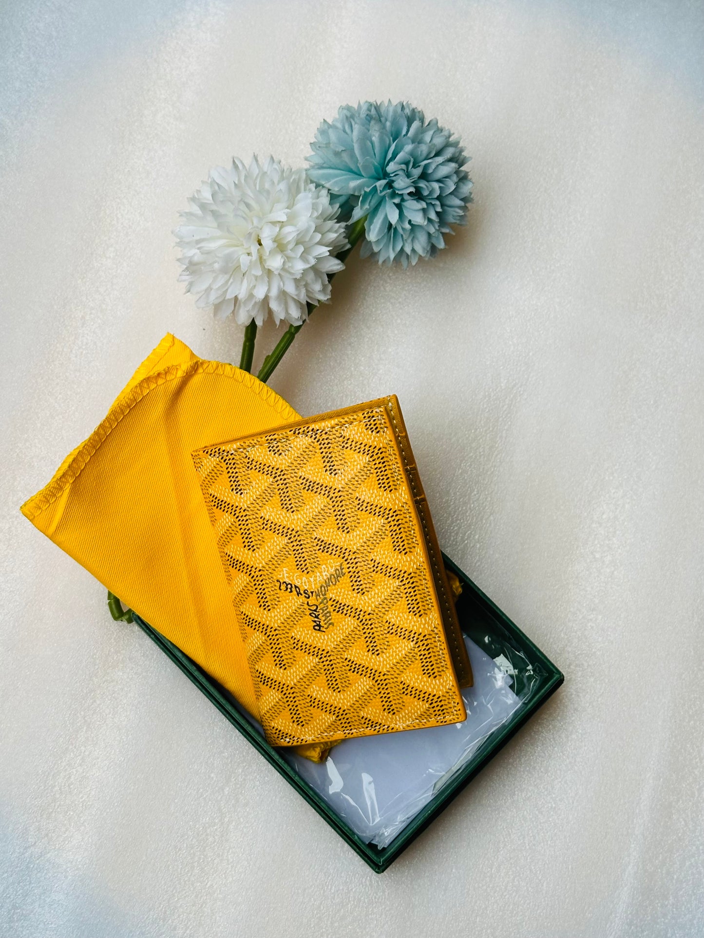 G famous brand wallet & cardholder