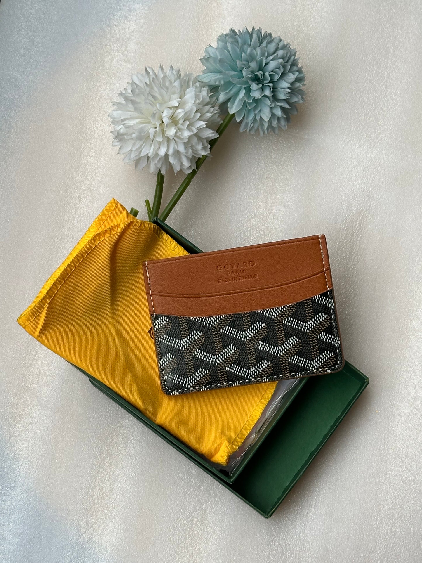 G famous brand wallet & cardholder