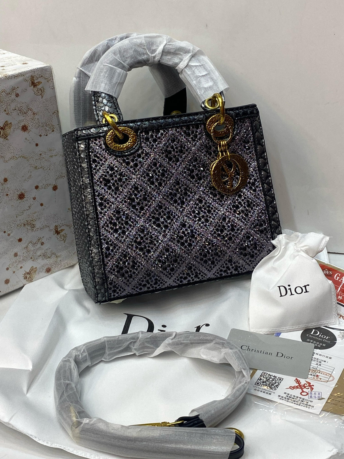 D famous brand bag ( 2 colors )