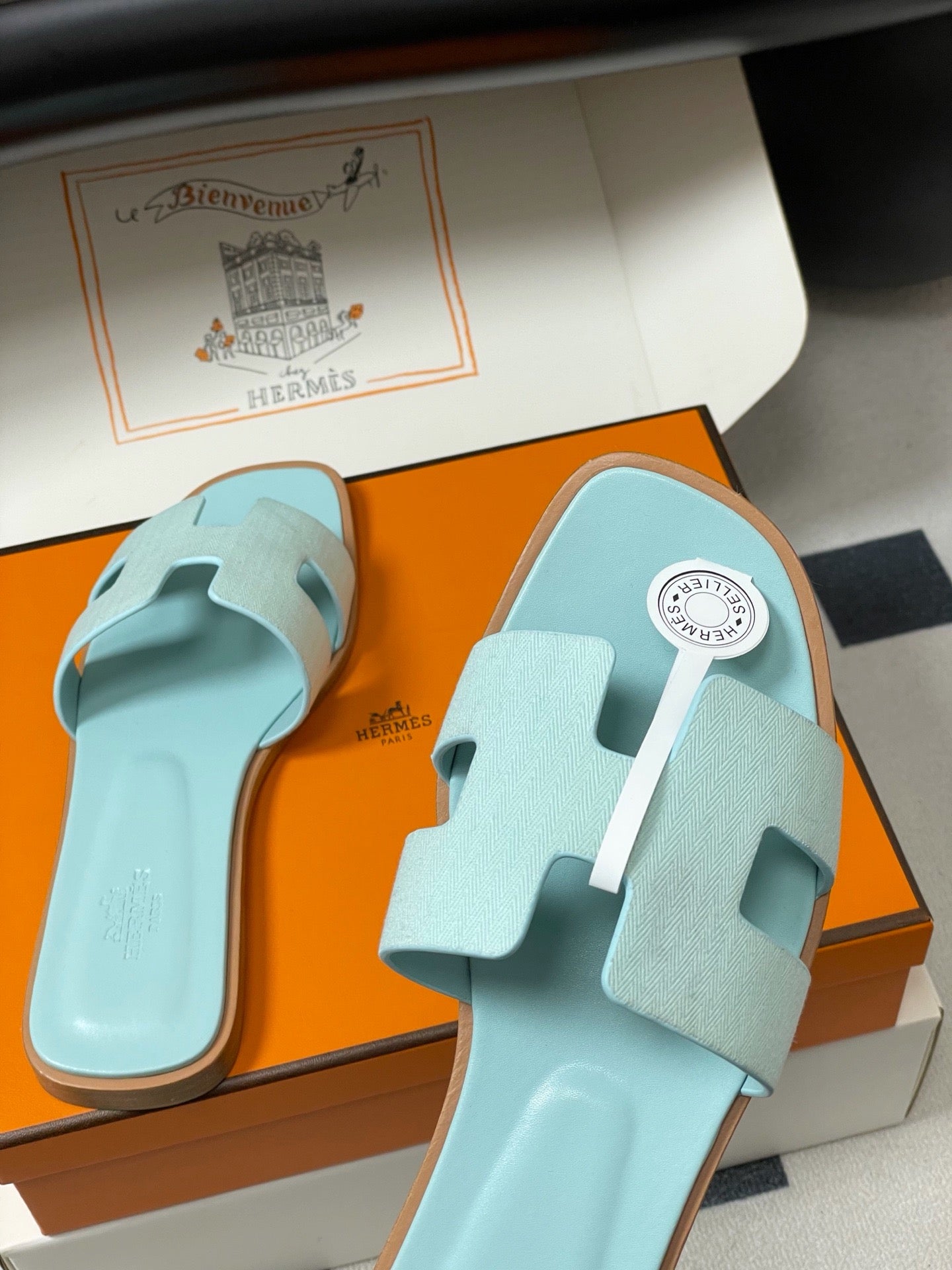 H oran famous brand sandal