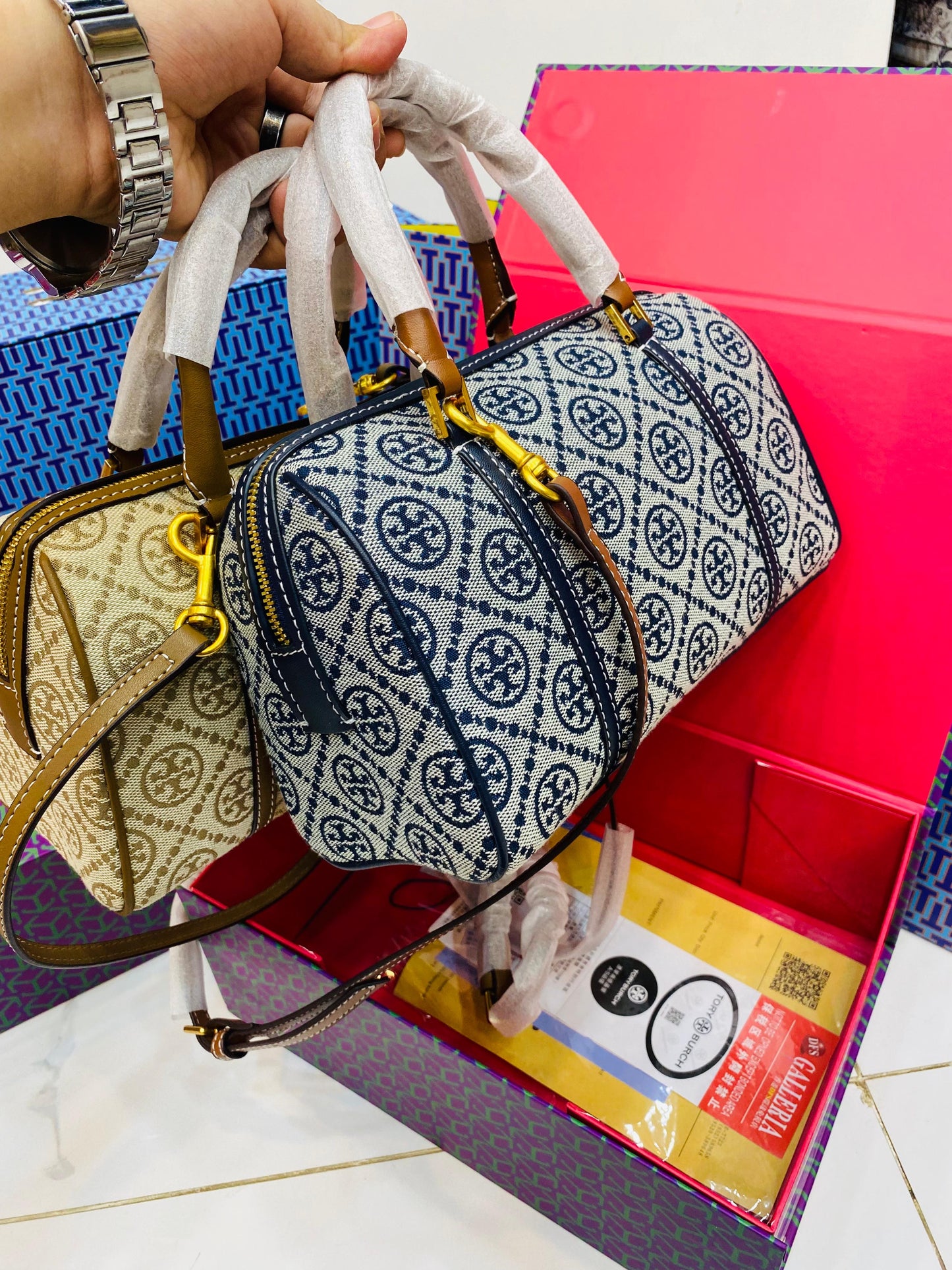 TB famous brand bag ( 2 color )