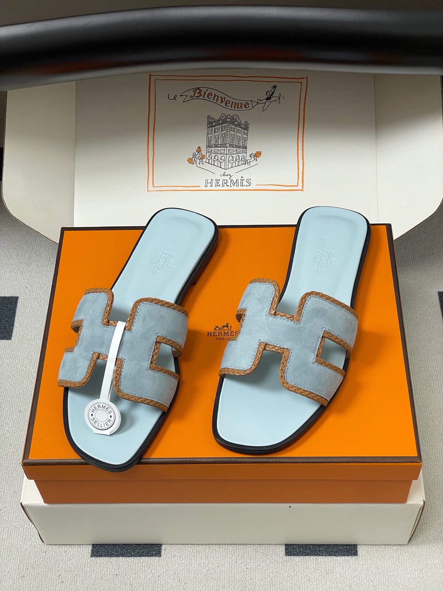 H oran famous brand sandal