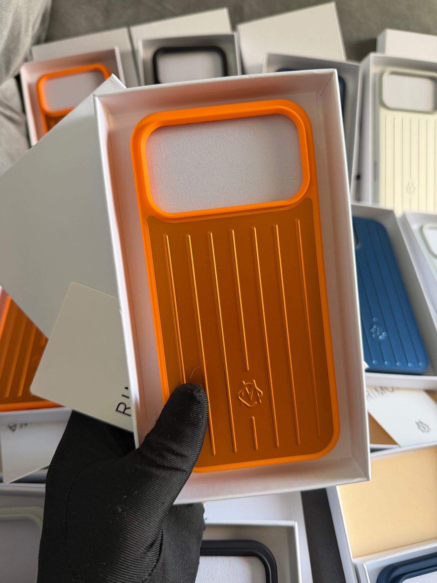 Rimowa iphone 17/17pro/17promax/17air orange color