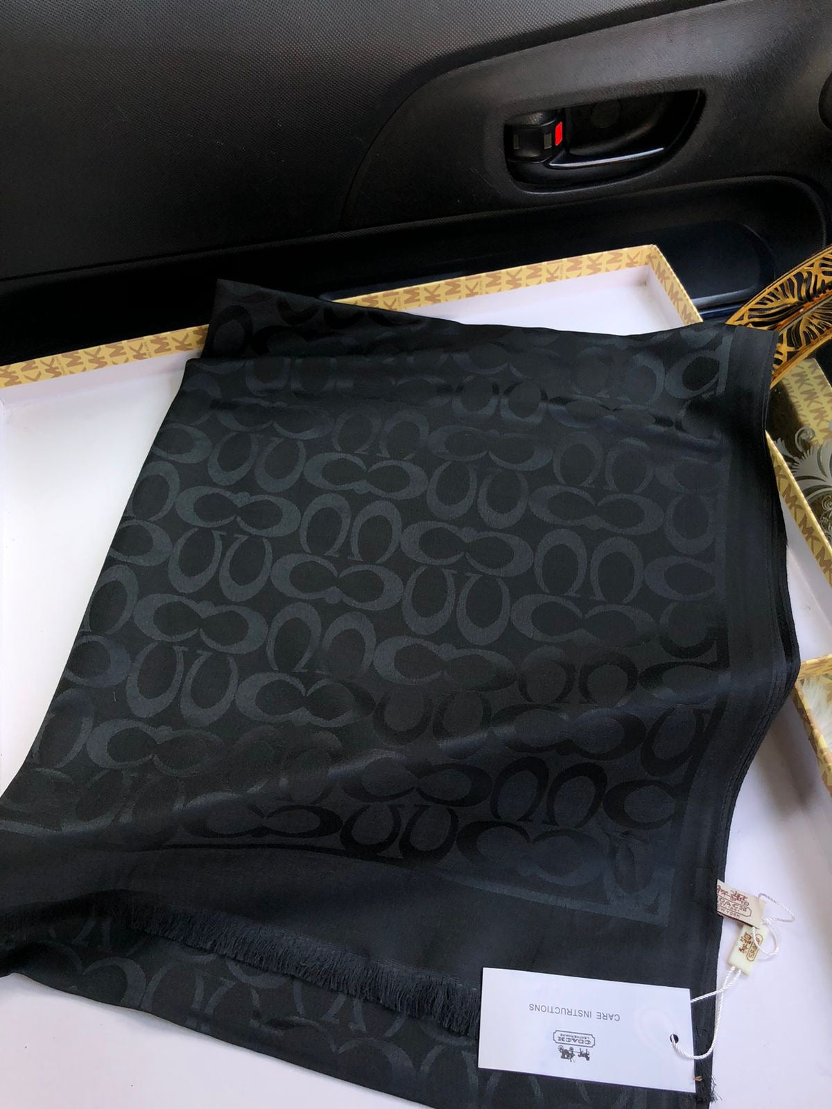 Coach scarves/stole ( 7 colors )