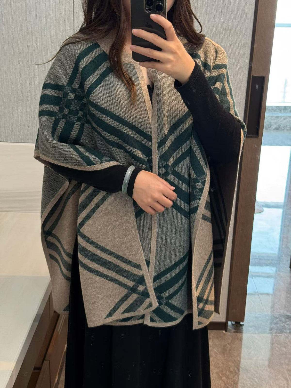 B cape shawl