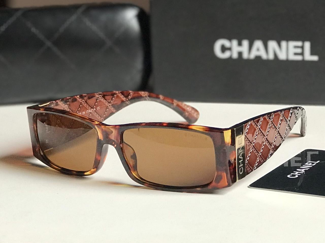 Famous brand sunglasses ( 2 colors )