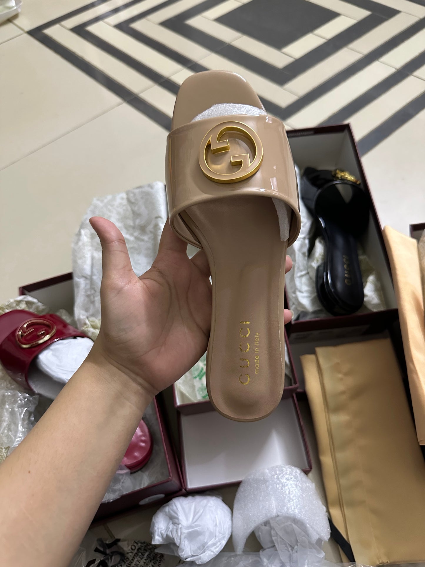 G famous brand slipper