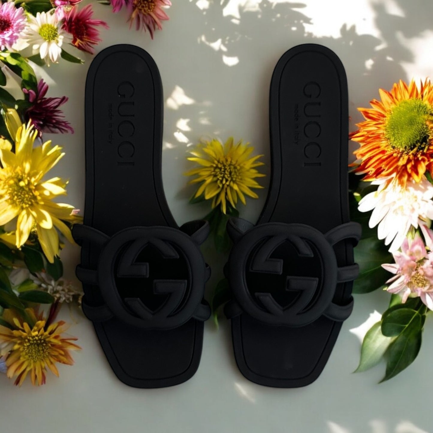 Gucci slide black