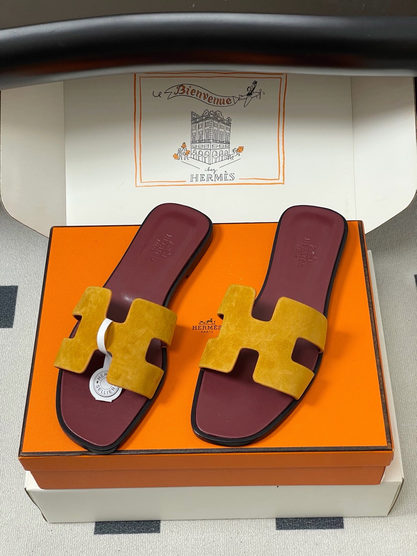 H oran famous brand sandal