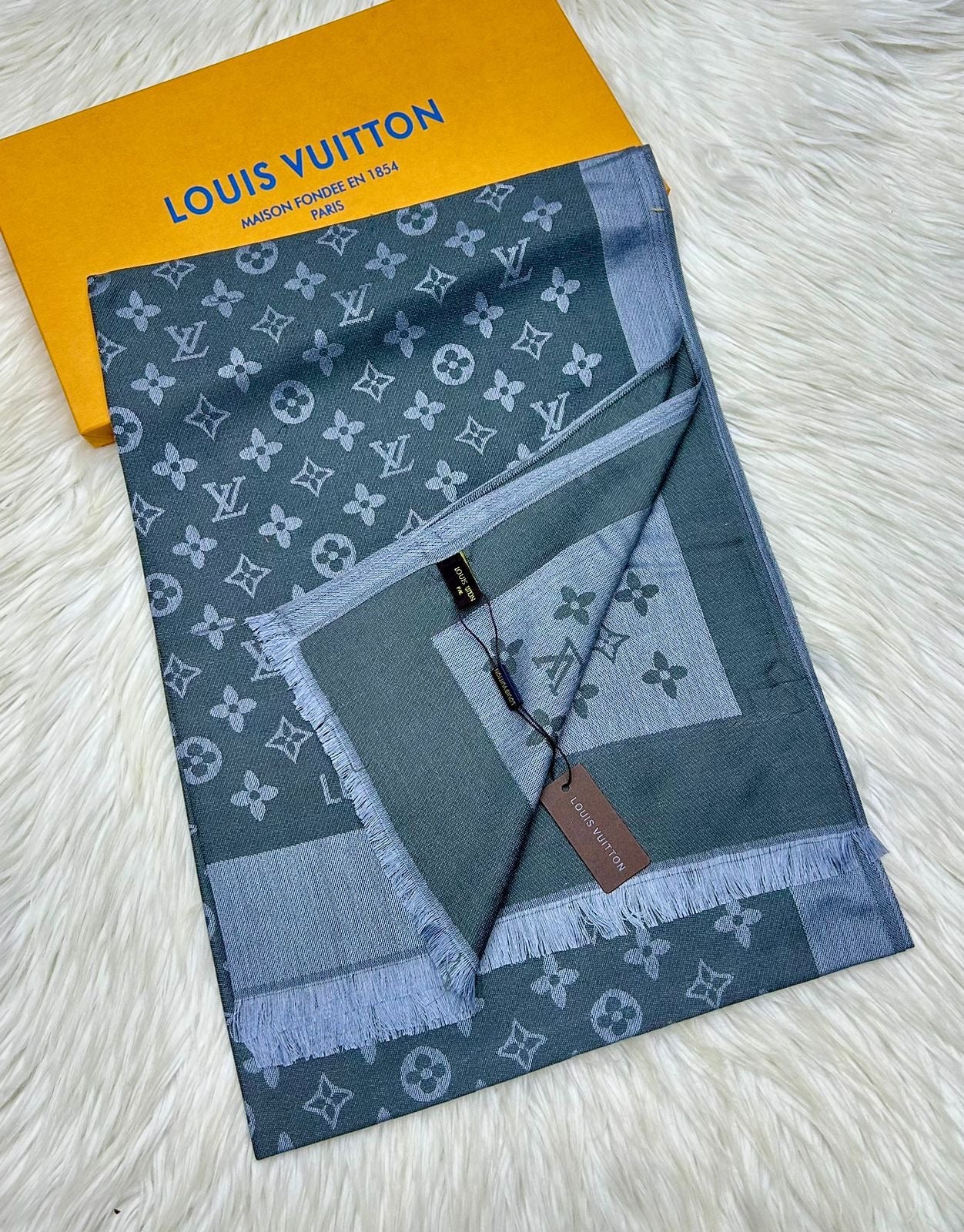 L v famous brand scarves/stole/shawl ( 15 colors )