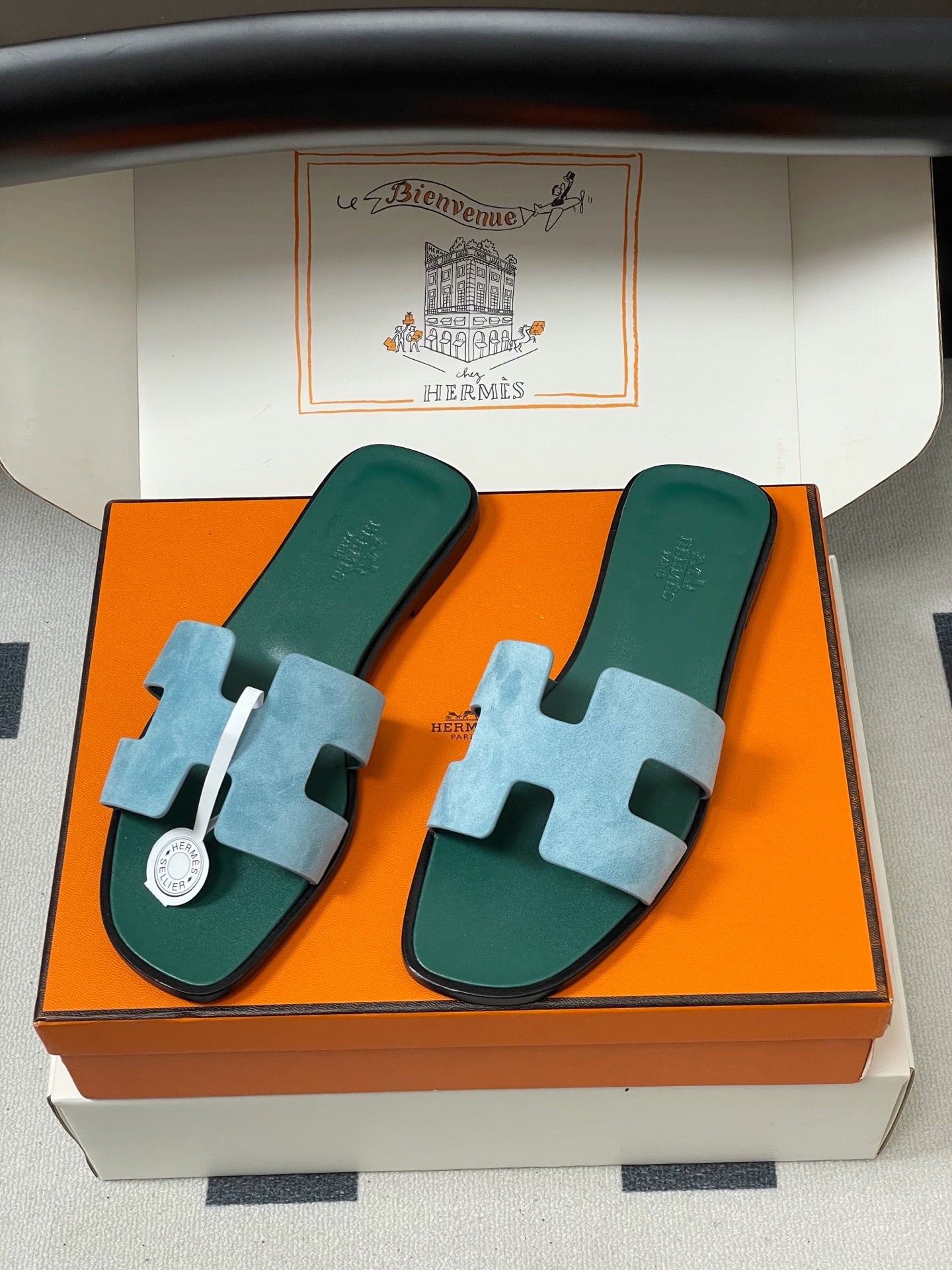 H oran famous brand sandal