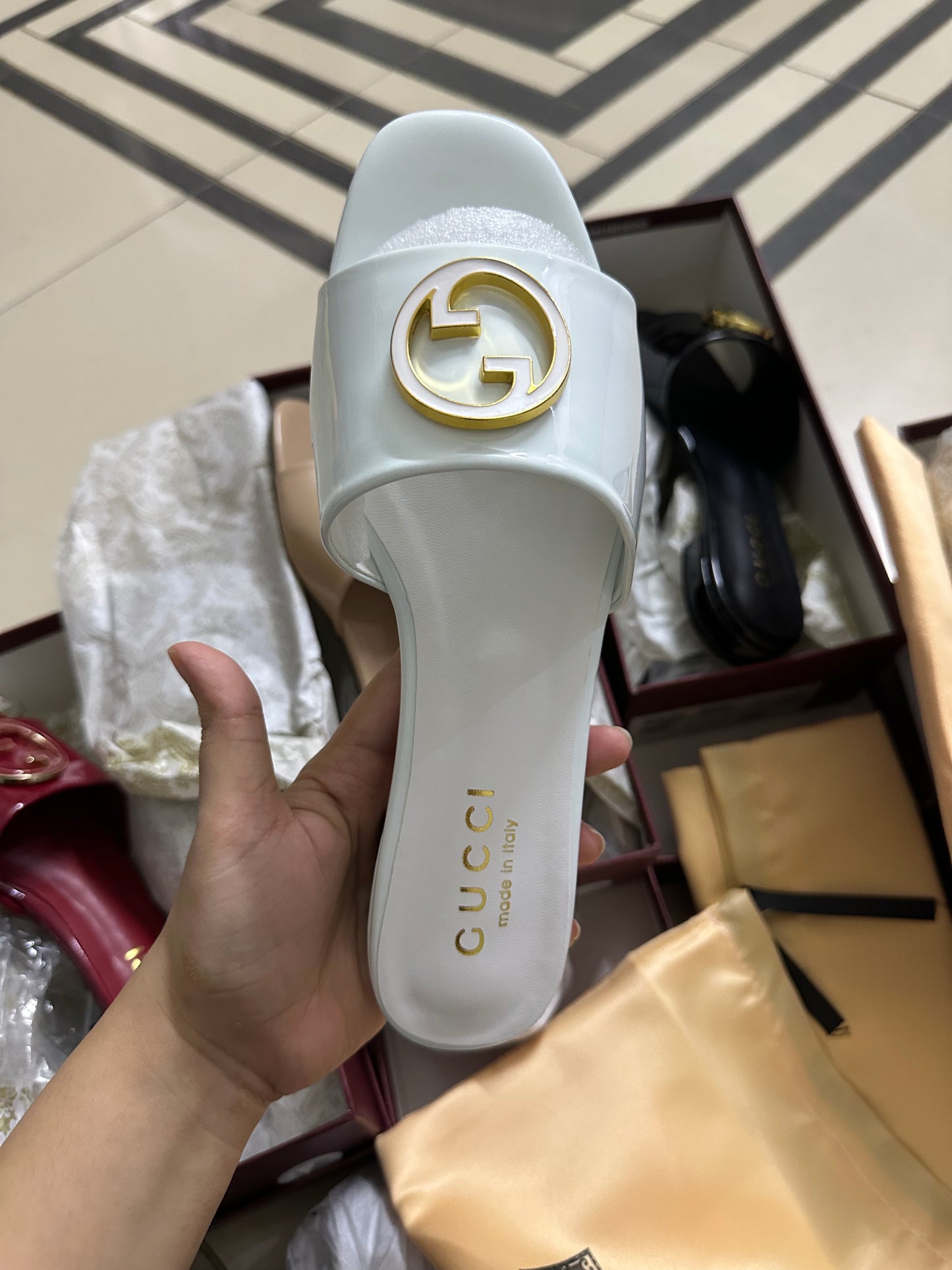 G famous brand slipper