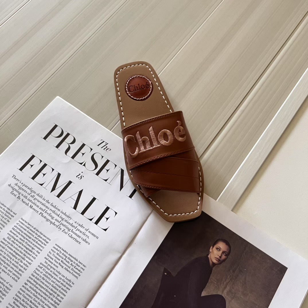 Famous brand slipper ( Pre order )