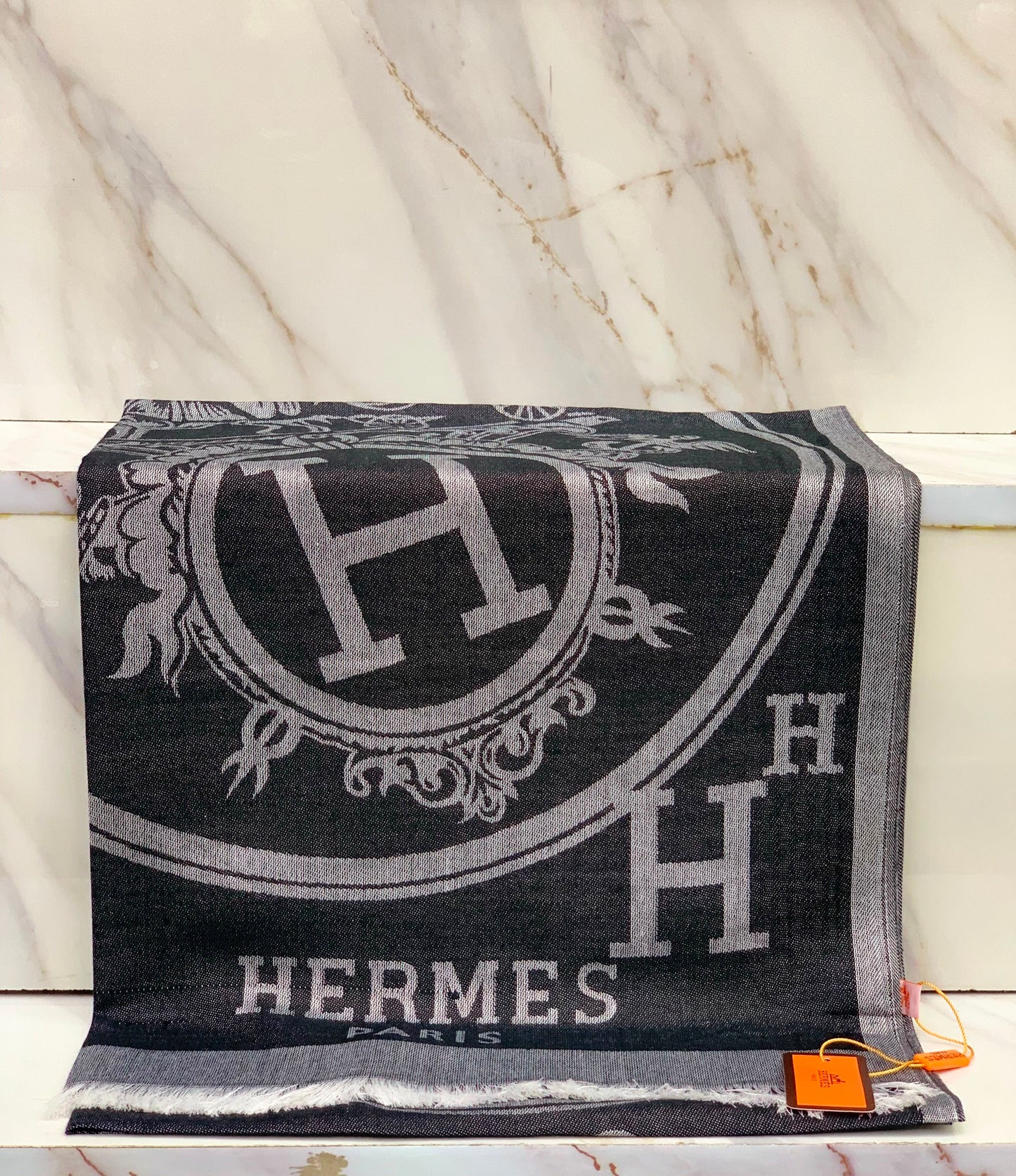 H famous brand scarves/stole/shawl ( 14 colors )