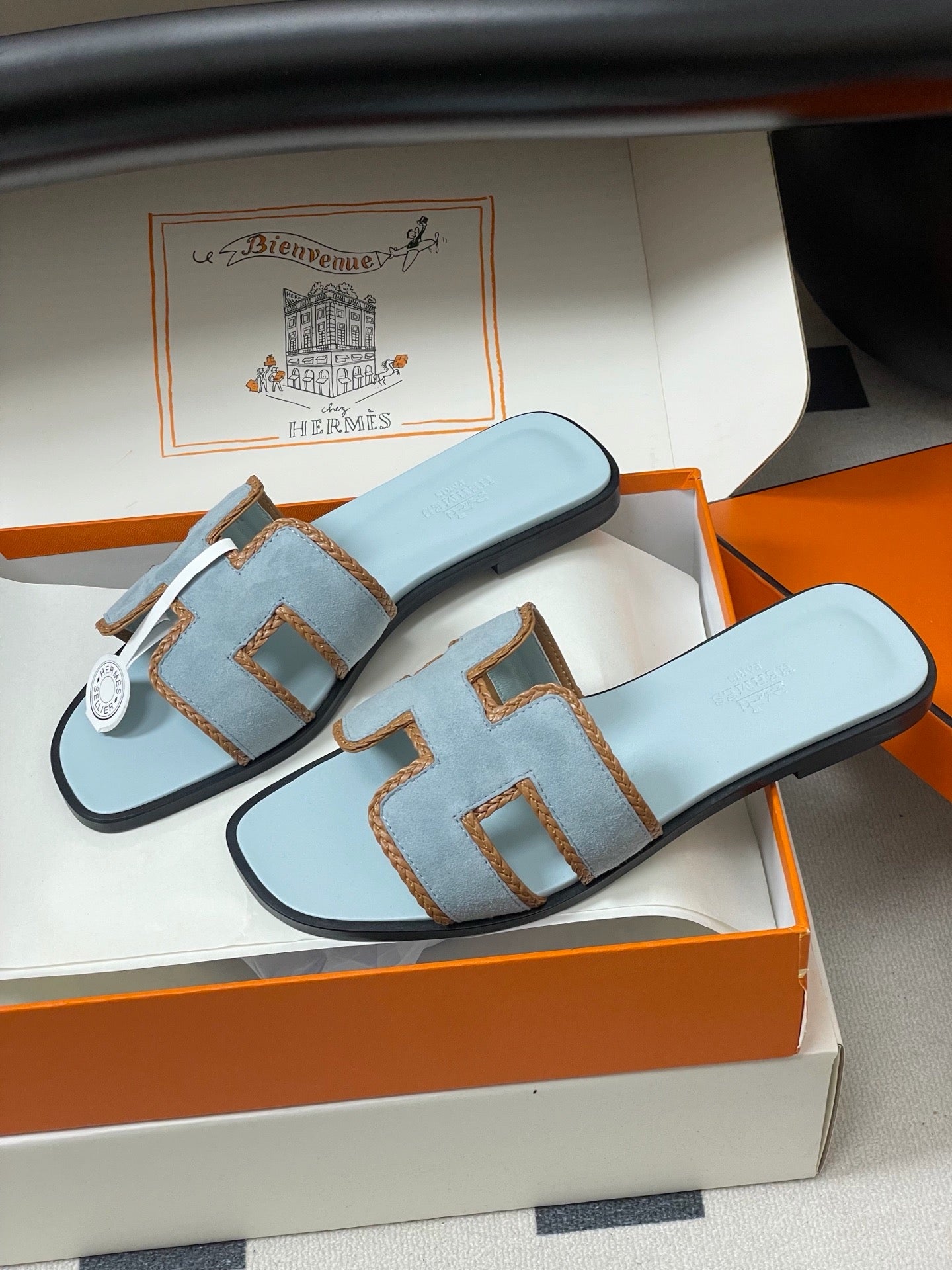 H oran famous brand sandal
