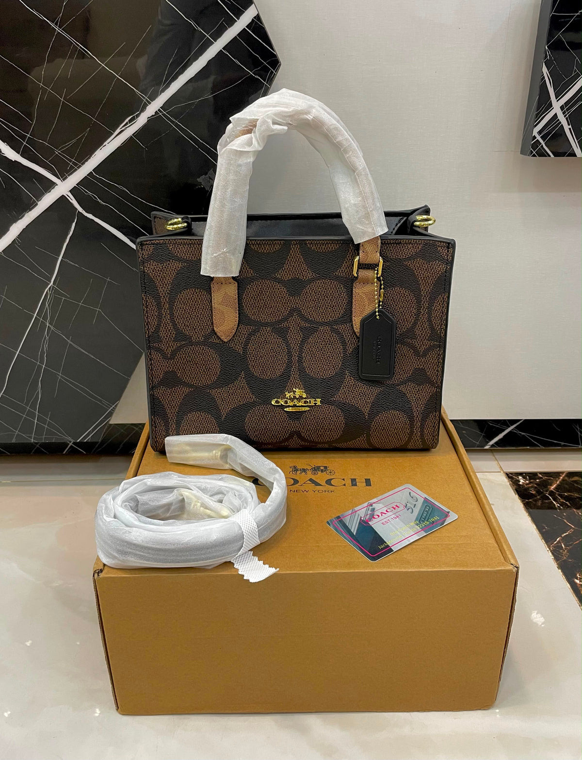 C brand famous bag ( 2 colors )