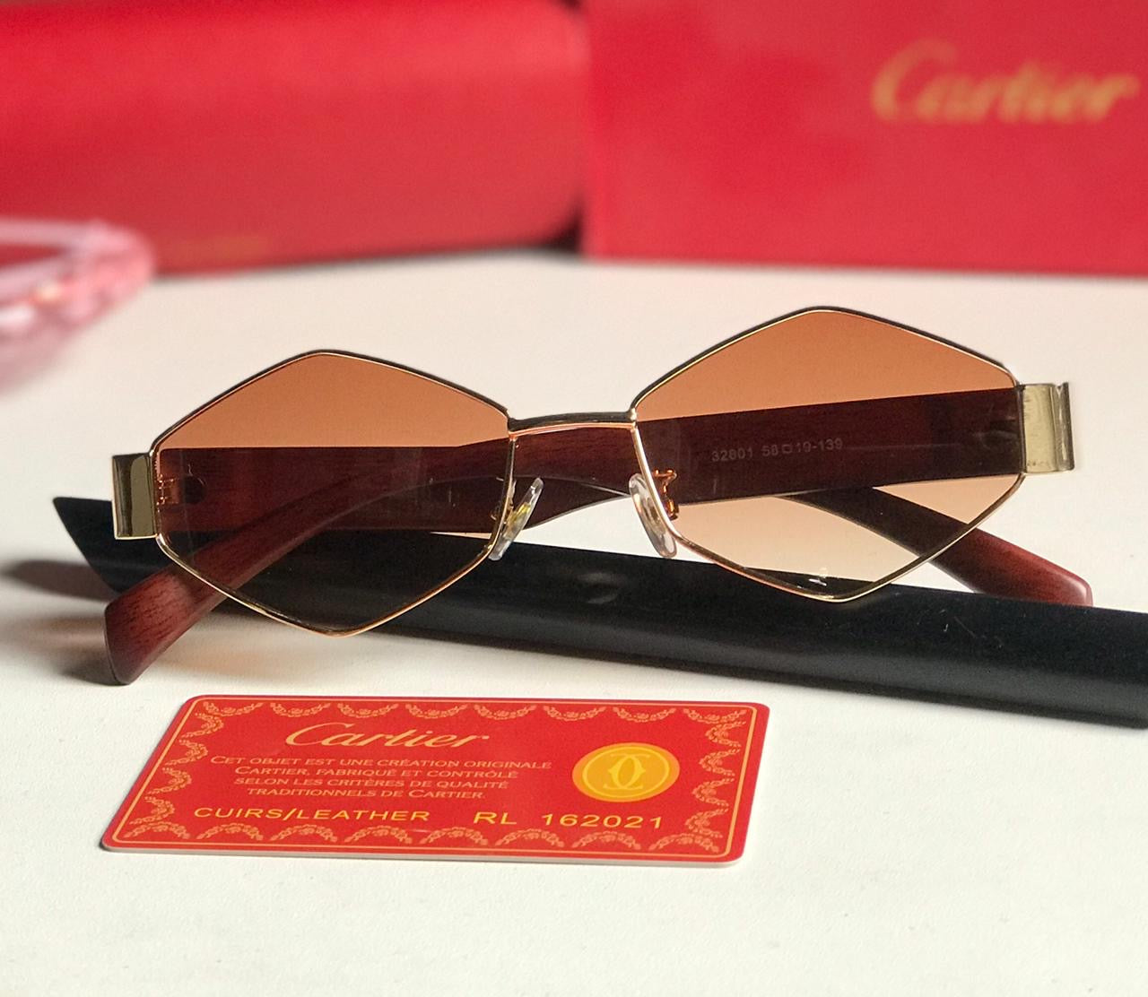 Famous brand sunglasses ( 3 shades )