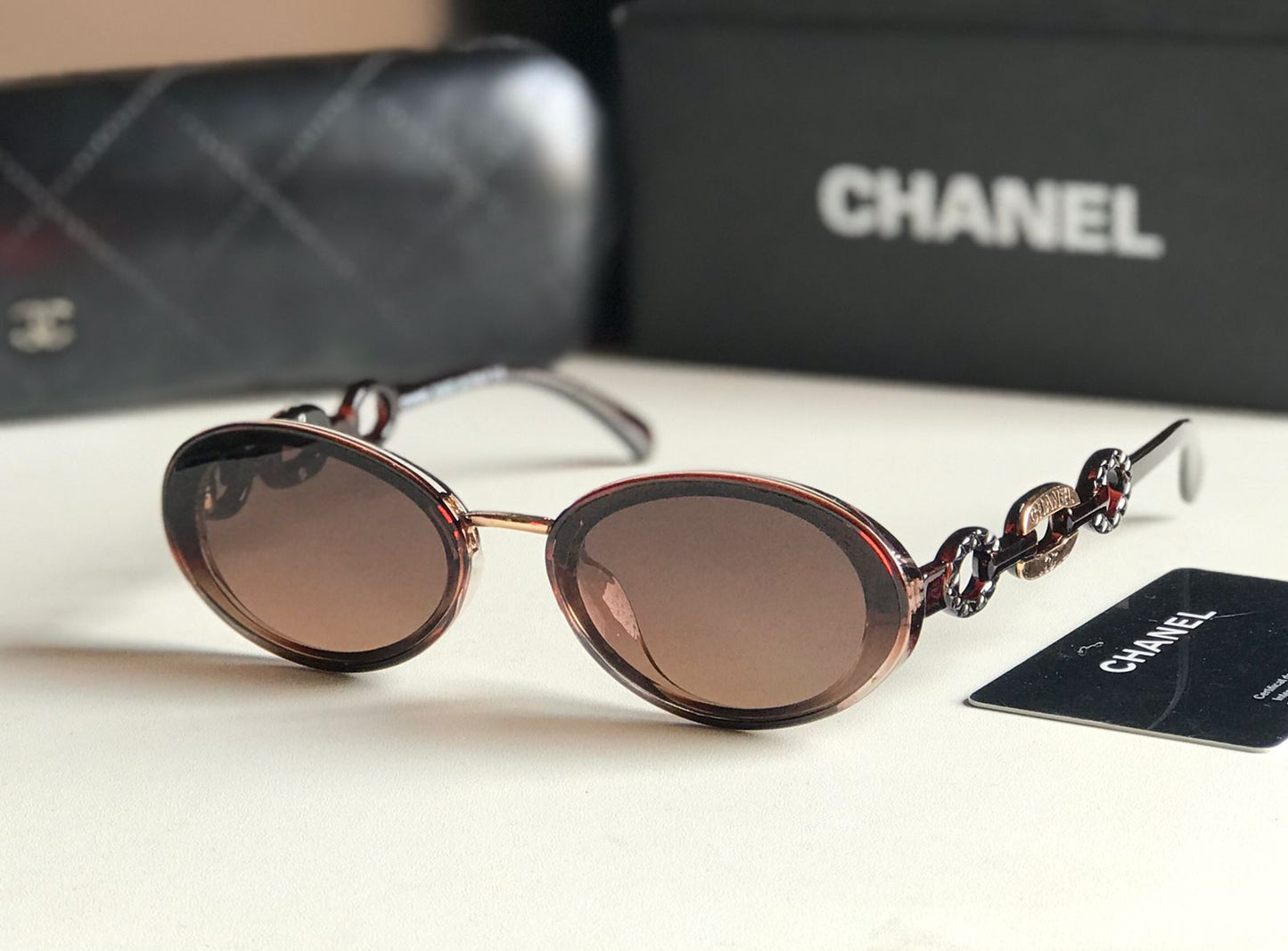 Famous brand sunglasses ( 2 shades )