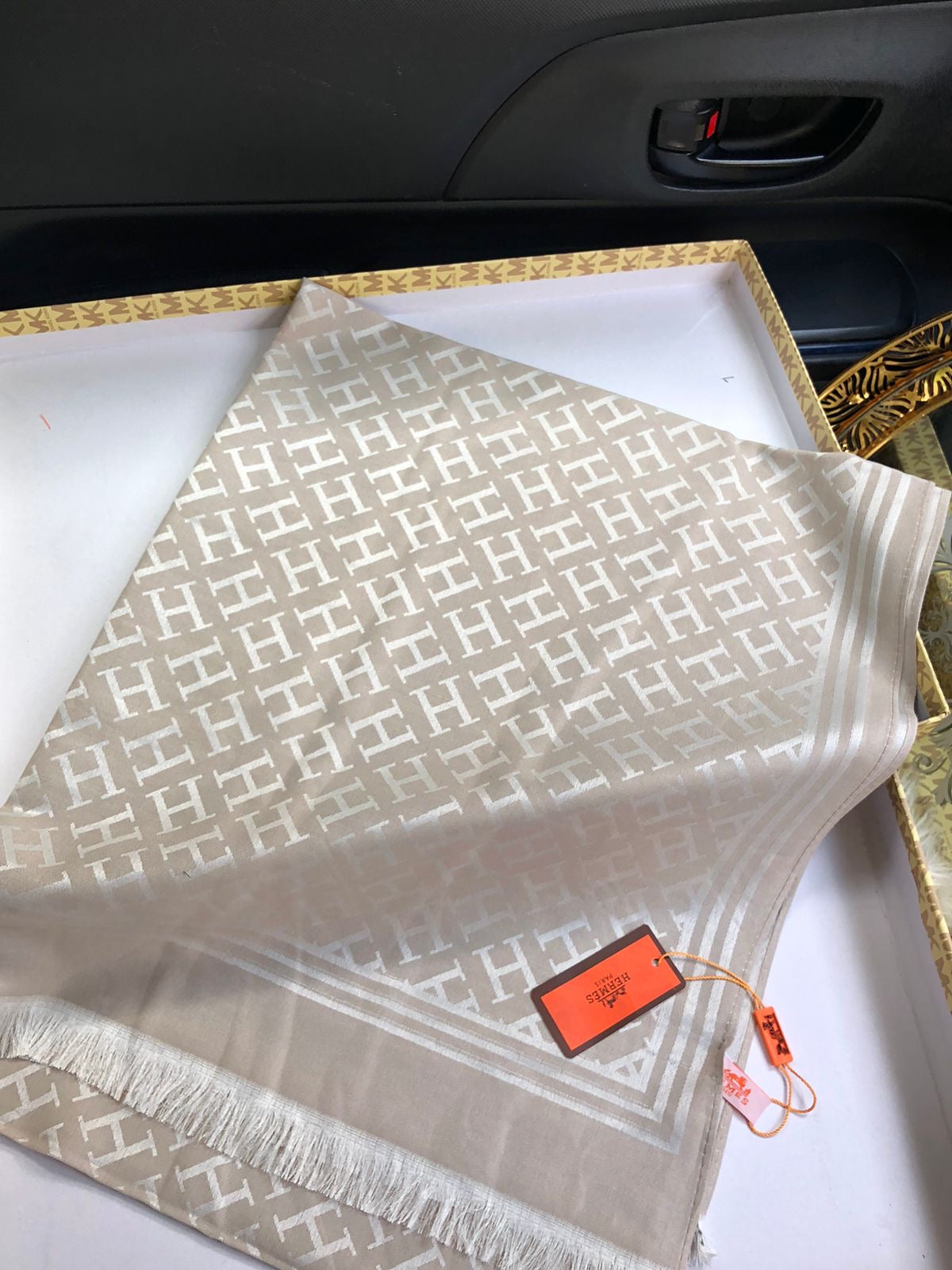 Hermes scarves/stole ( 7 colors )