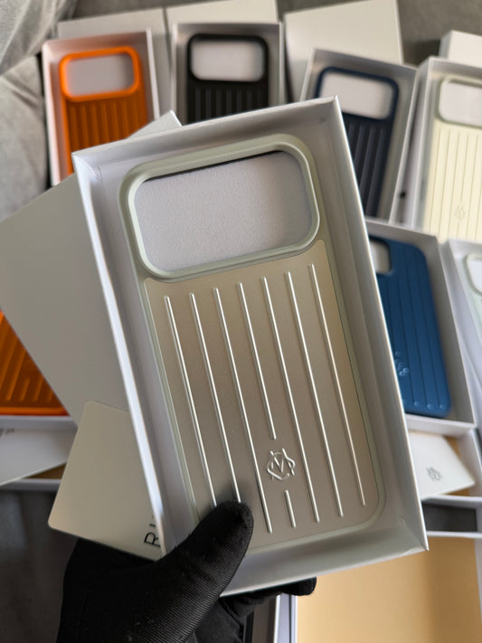Rimowa iphone 17/17pro/17promax/17air silver color