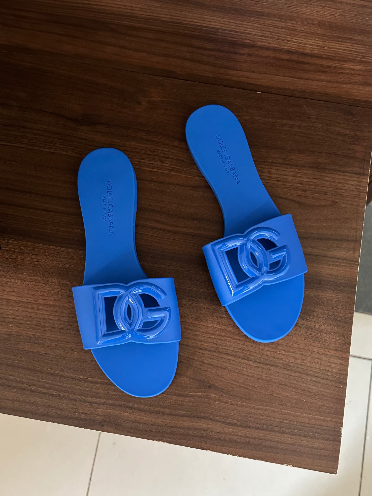 Famous brand slipper imported