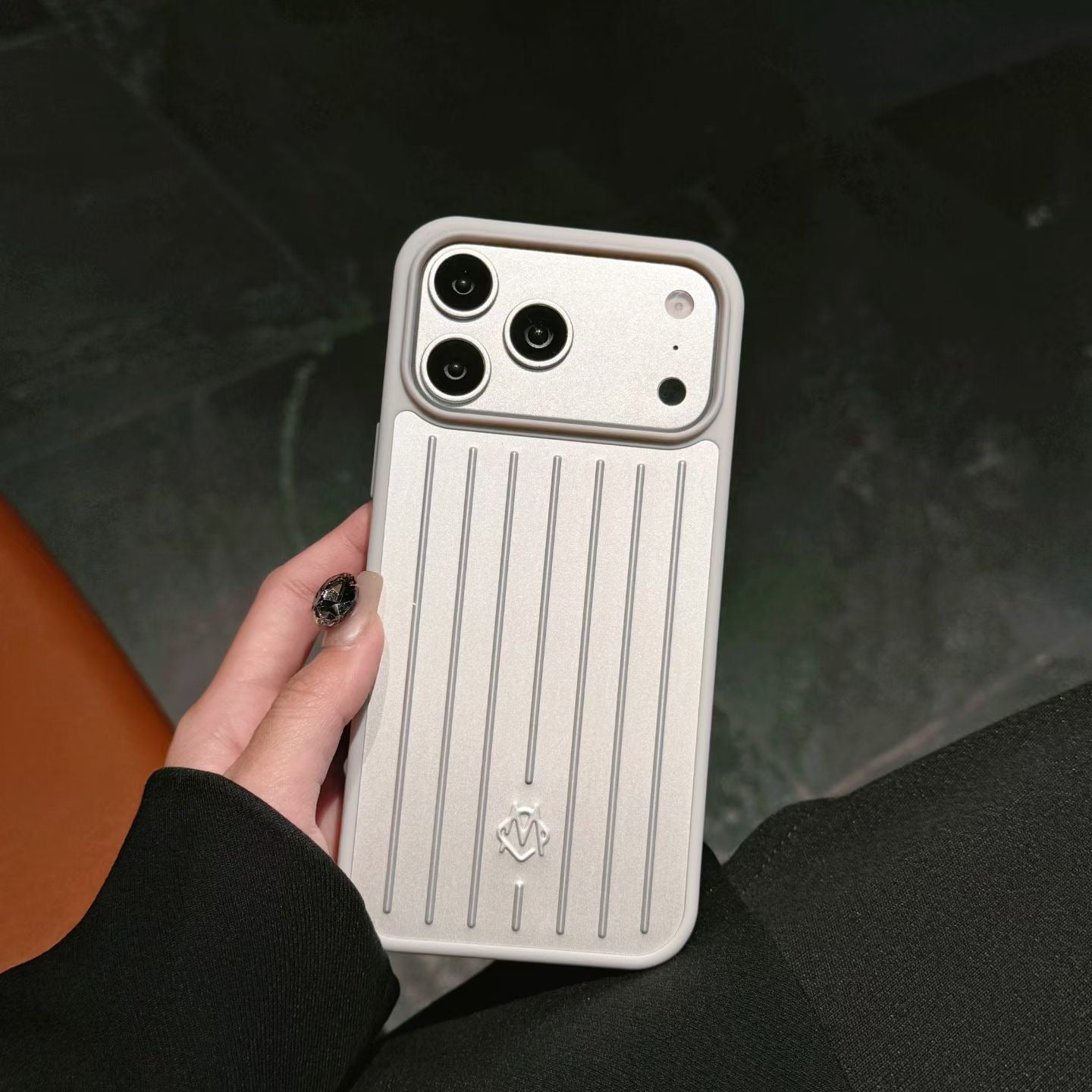 R famous brand iphone 17/17pro/17promax back cover