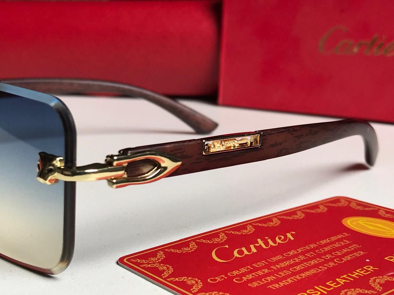 Famous brand sunglasses ( 2 colors )