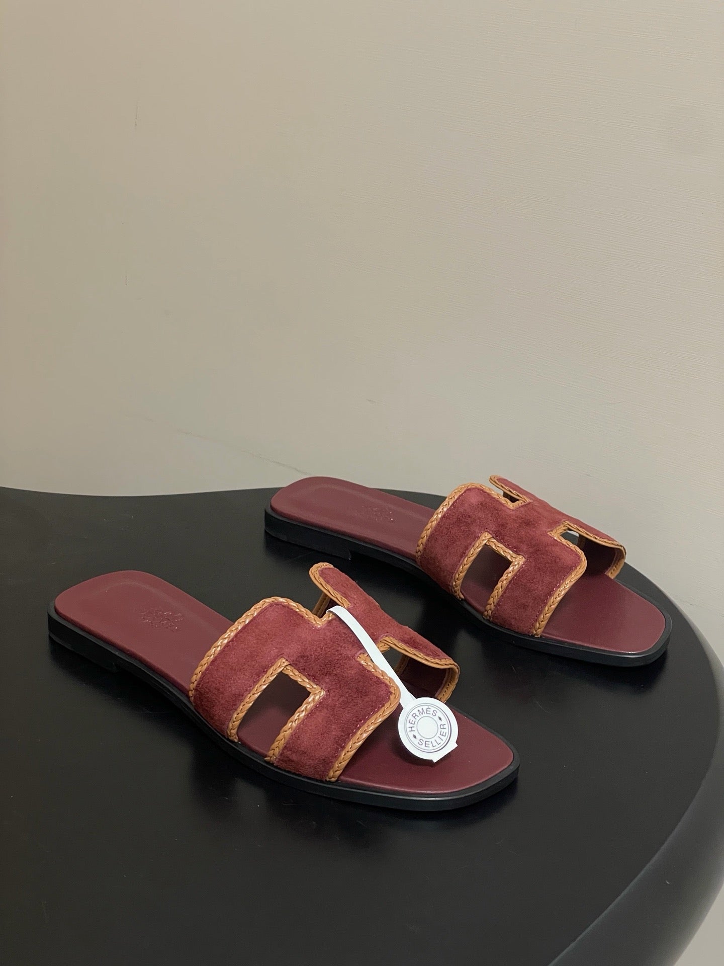 H oran famous brand sandal