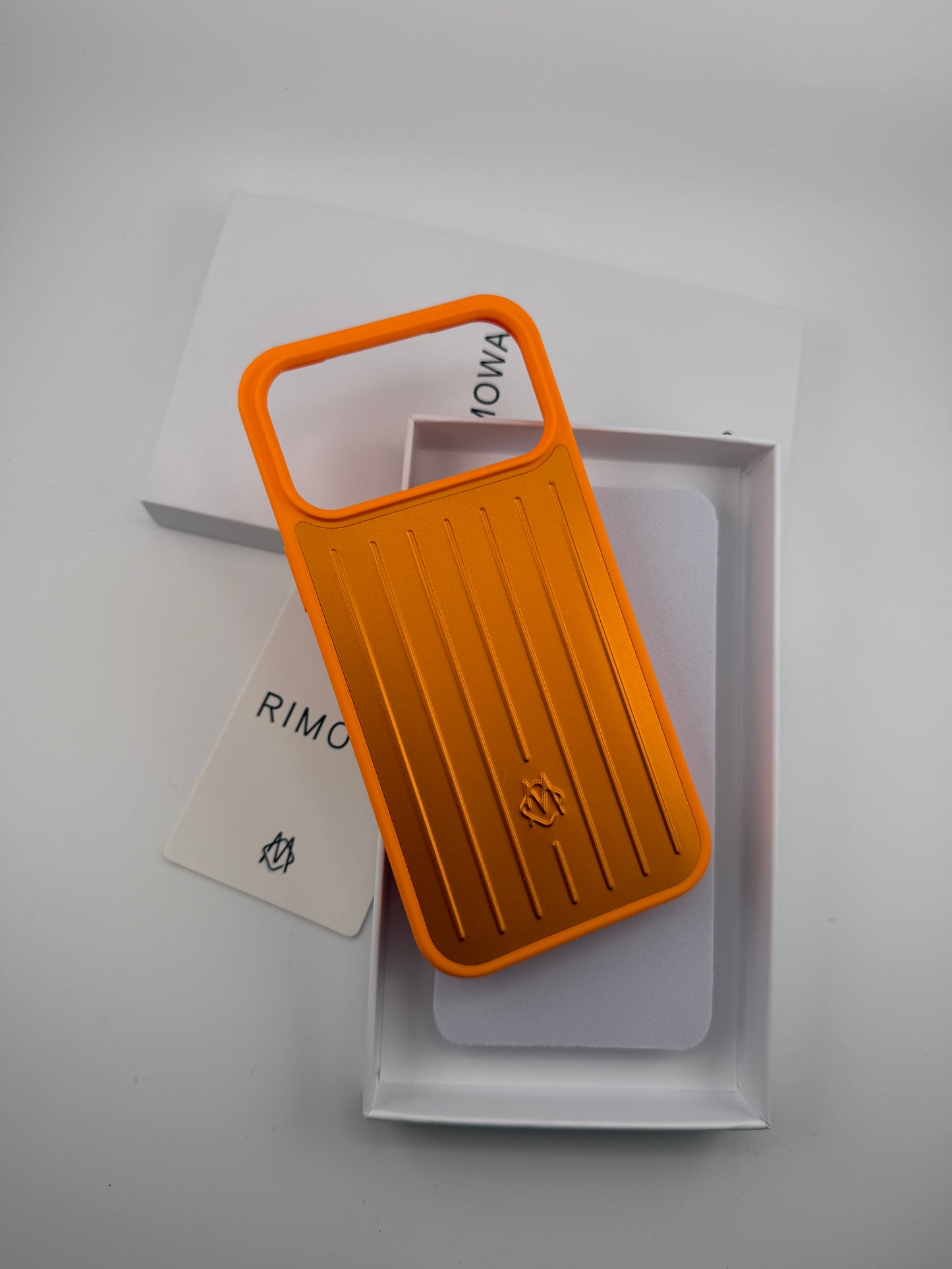 R famous brand iphone 17/17pro/17promax back cover orange