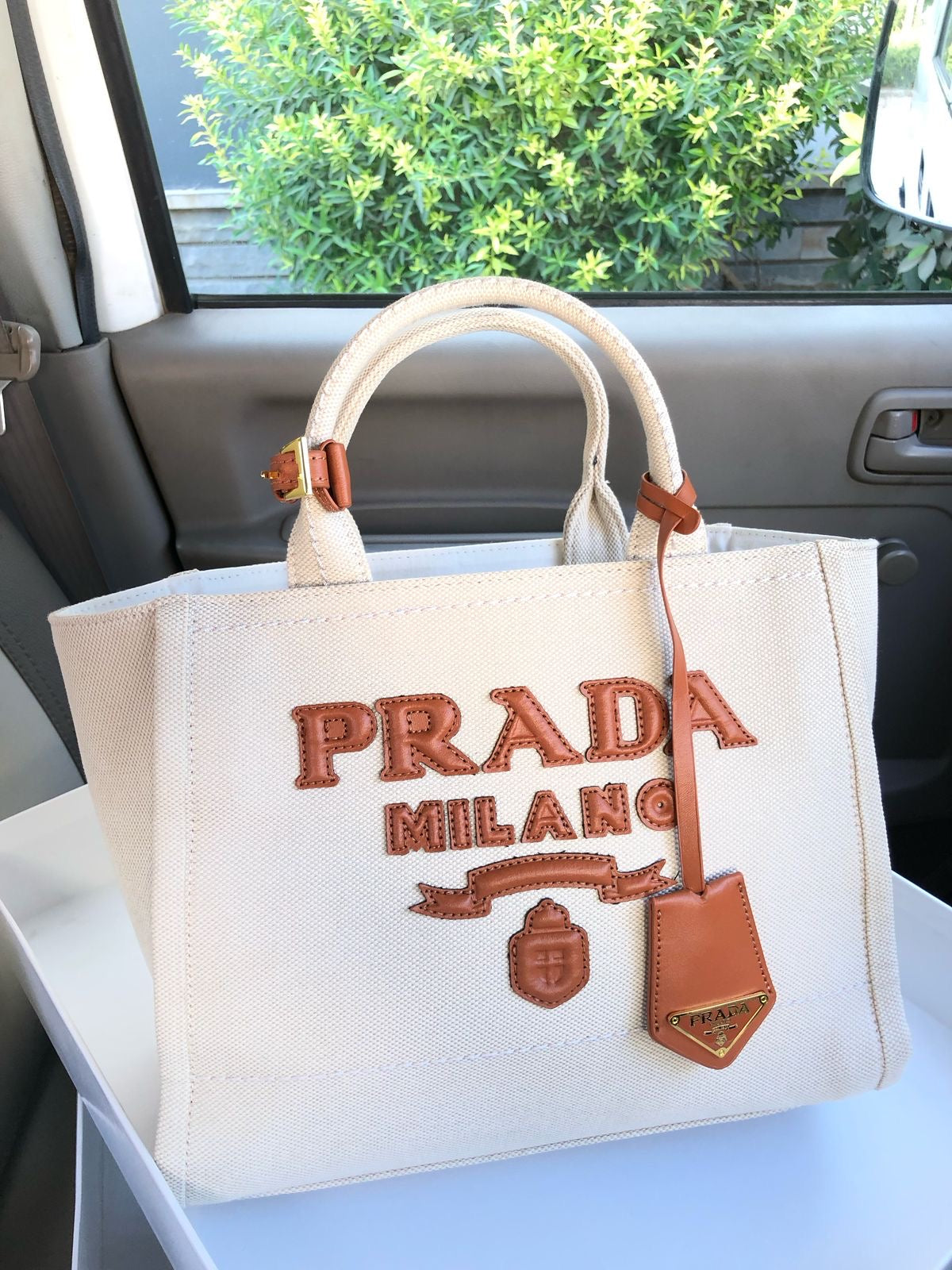 P handbag famous brand
