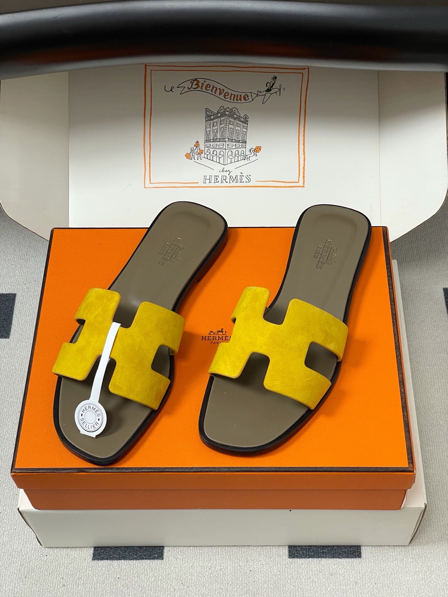 H oran famous brand sandal