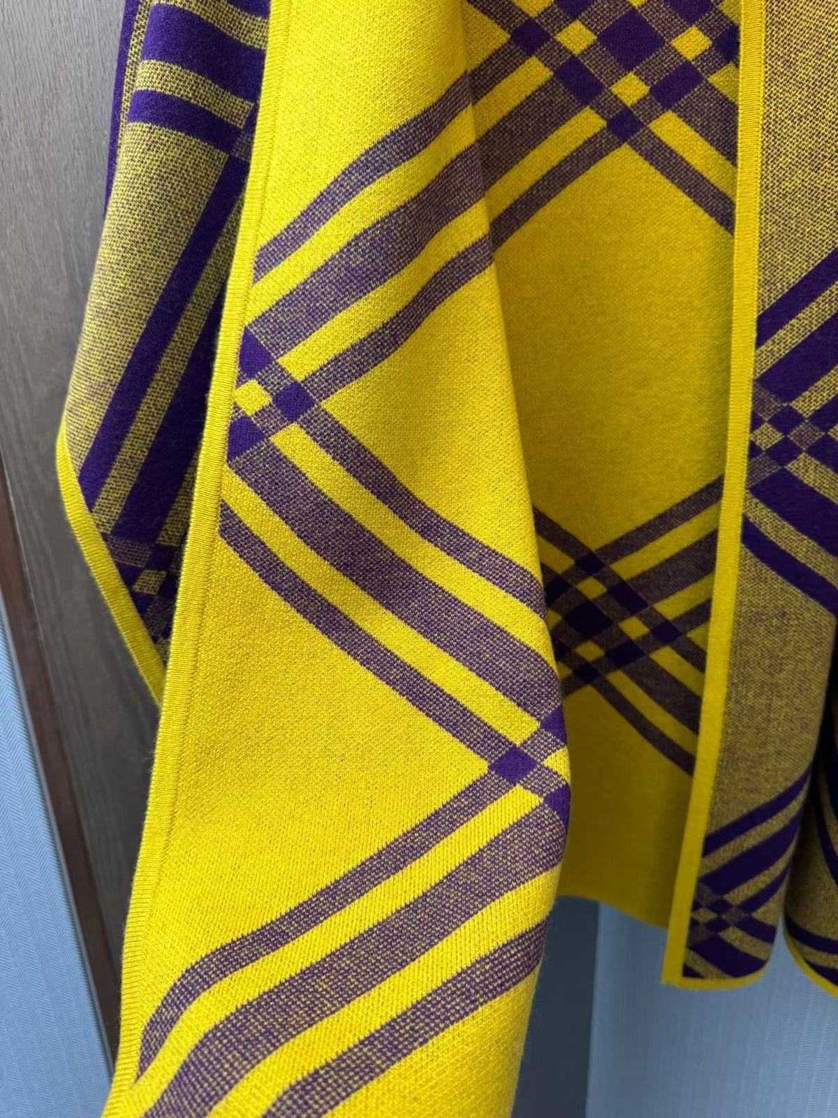 B cape shawl