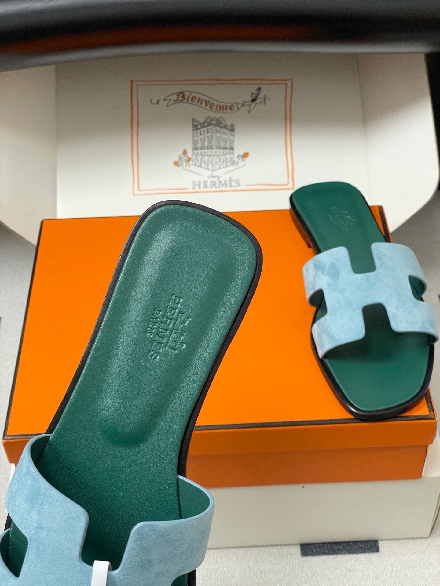 H oran famous brand sandal