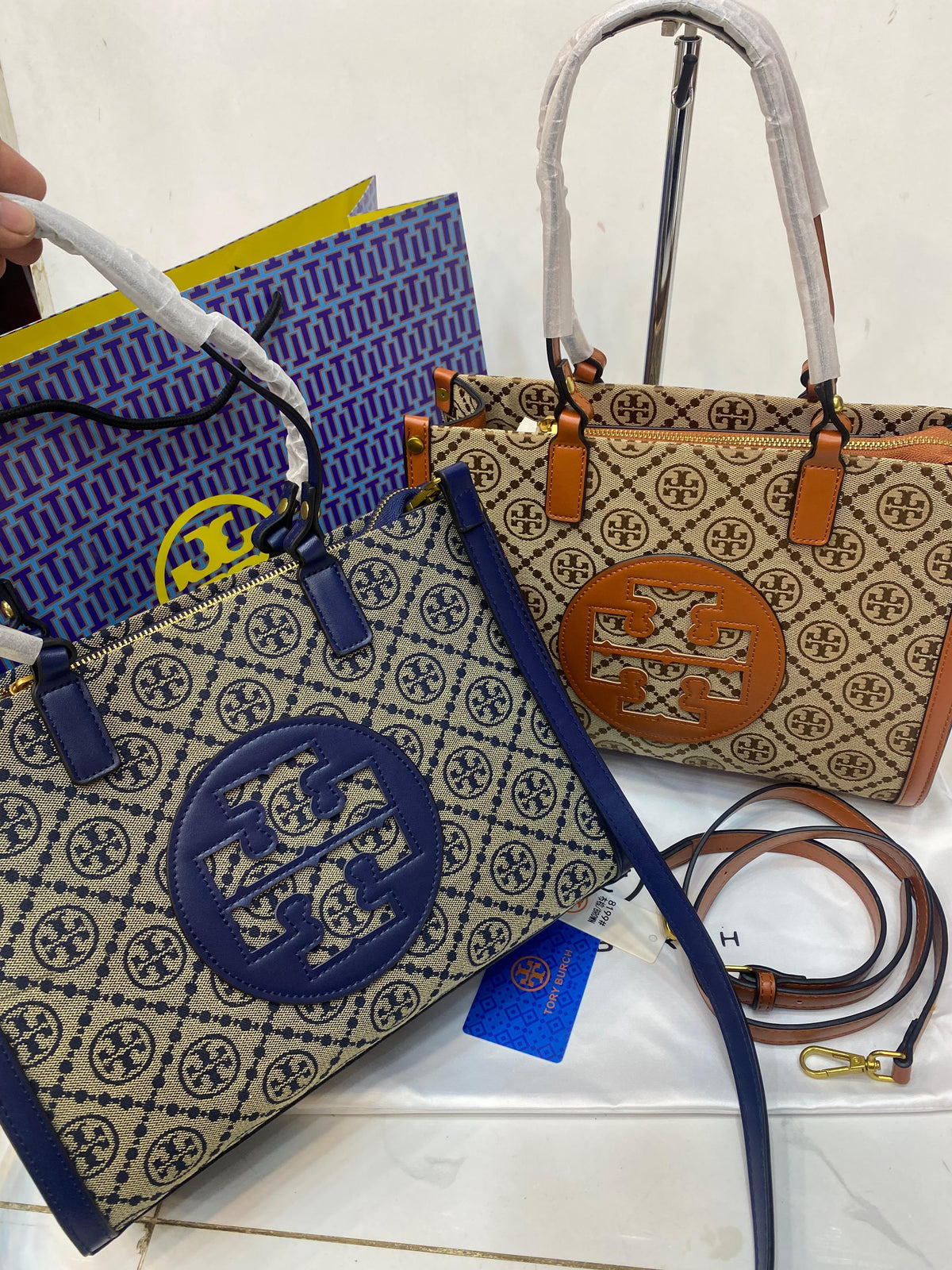 TB famous brand bag ( 2 colors )