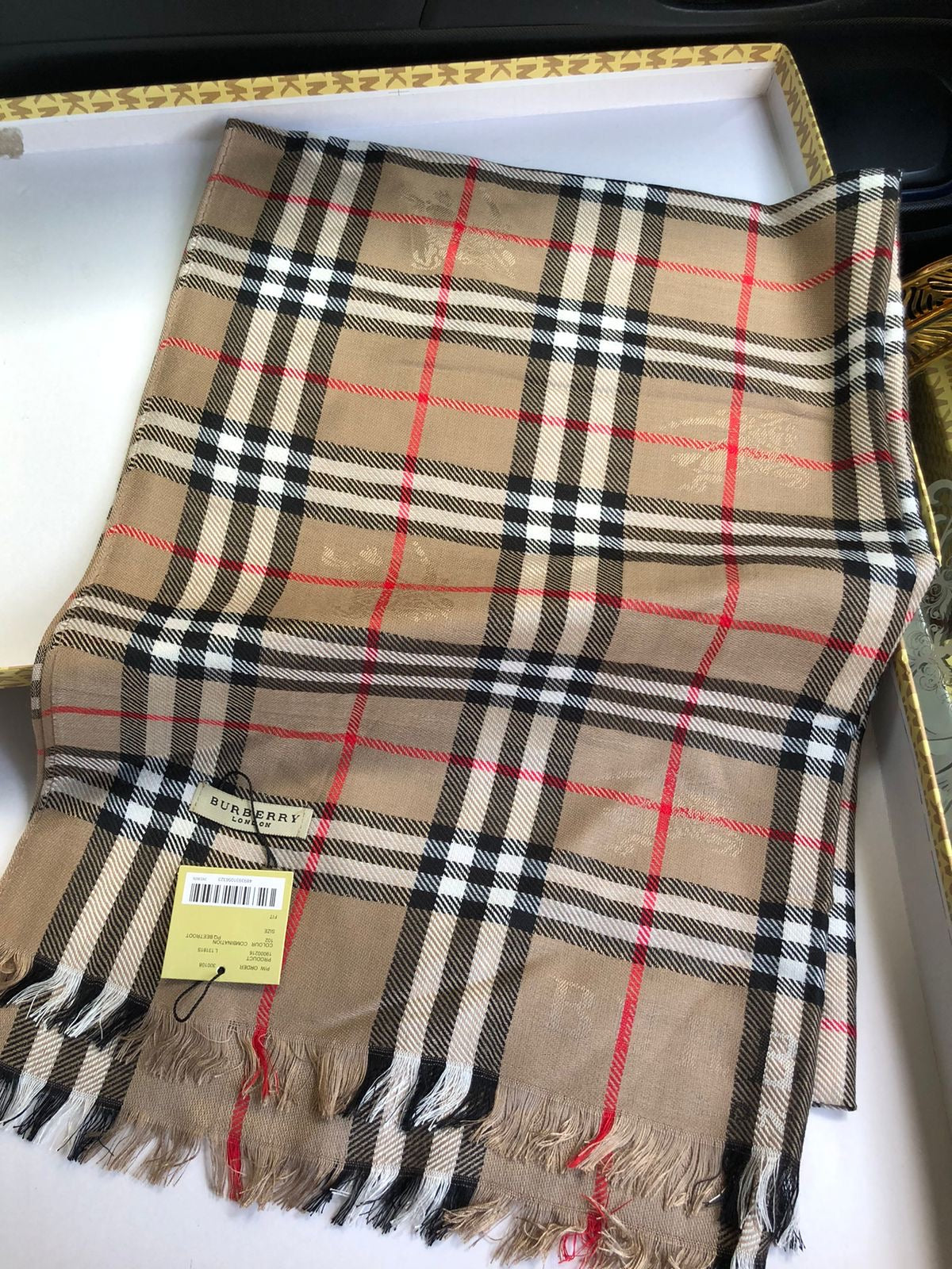 B famous brand scarve/shawl/stole ( 6 colors )